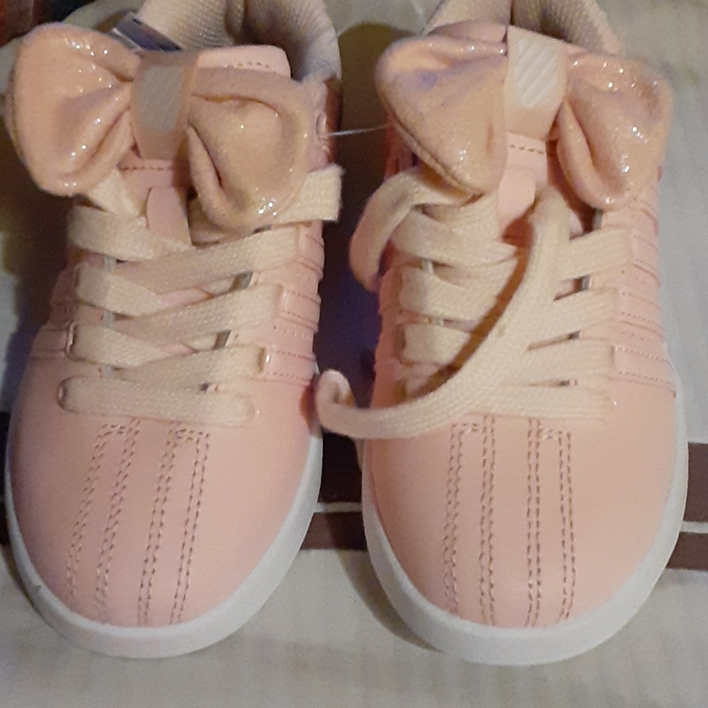 Girl's KSwiss - Picture 2 of 5